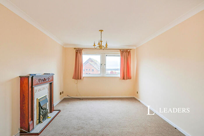 2 Bedroom Flat To Rent In Perry Gardens, Poole, BH15