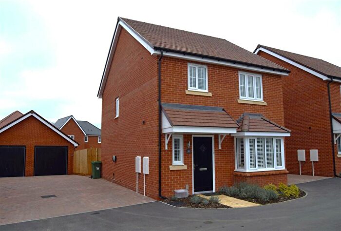 3 Bedroom Detached House For Sale In Spooner Mead, Hatfield Peverel, CM3