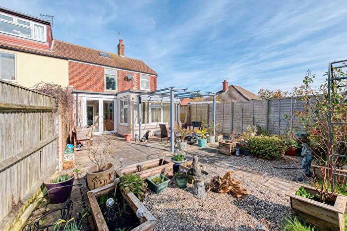3 Bedroom End Terrace House For Sale In Mill Lane, Corton, NR32