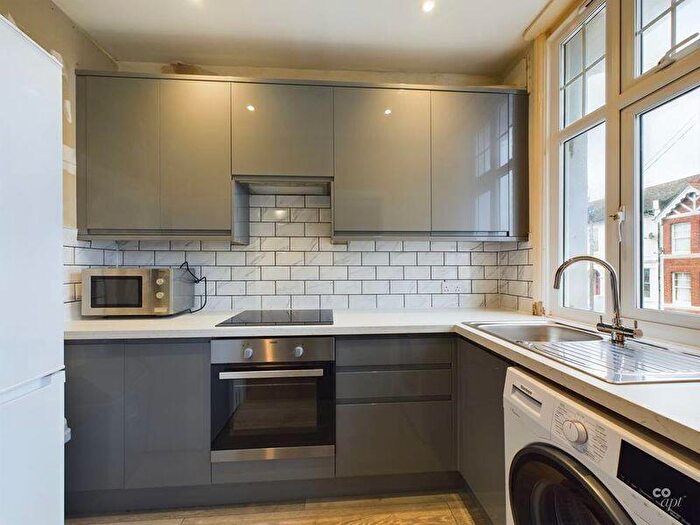 3 Bedroom Flat To Rent In Princes Terrace, Brighton, BN2