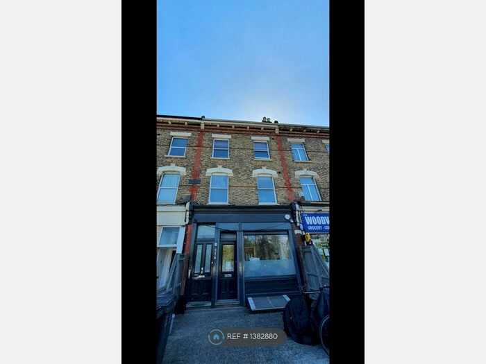 2 Bedroom Flat To Rent In Wood Vale, London, SE23