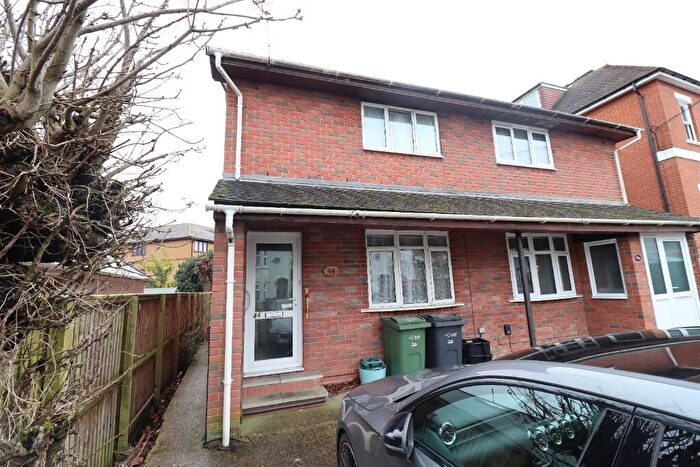 3 Bedroom Semi-Detached House To Rent In Mill Hill Road, Cowes, Isle Of Wight, PO31