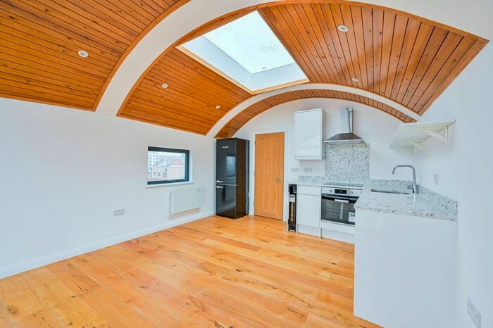 1 Bedroom Flat To Rent In Rye Lane, Peckham Rye, London, SE15