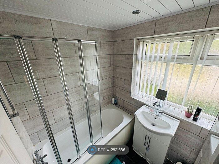 2 Bedroom End Of Terrace House To Rent In Bowness Road, Middleton, Manchester, M24