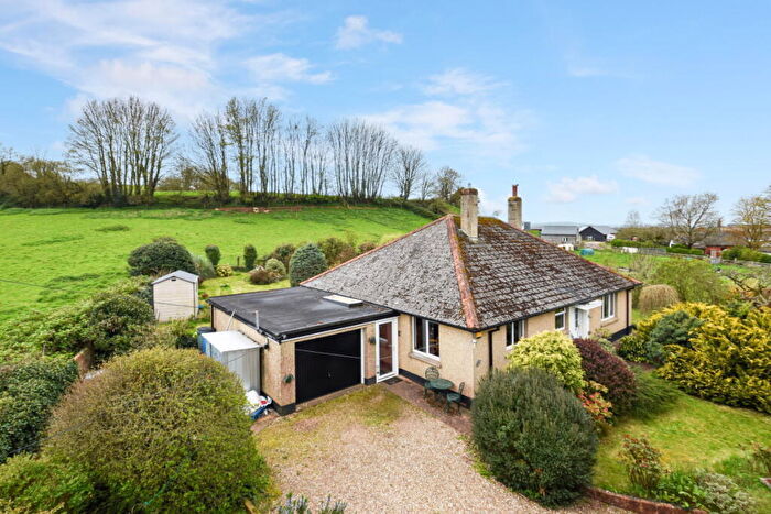 3 Bedroom Detached Bungalow For Sale In Smithincott, Uffculme, EX15