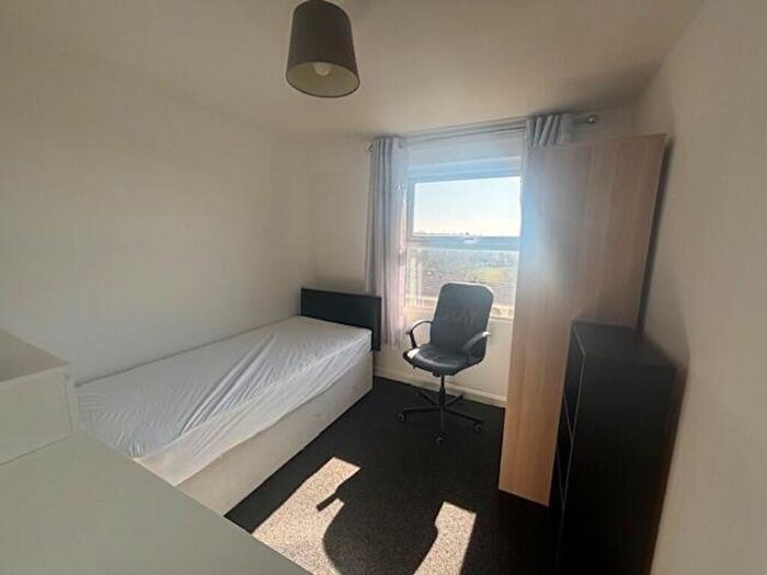 6 Bedroom House To Rent In Trendlewood Park, Bristol, BS16