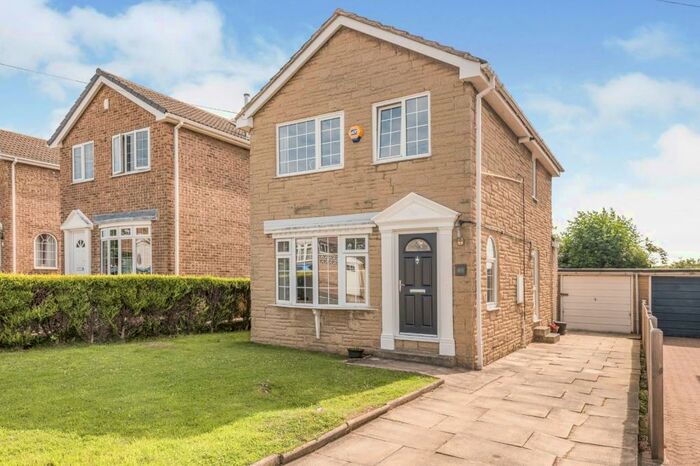 3 Bedroom Detached House To Rent In Parkways Avenue, Oulton, Leeds, West Yorkshire, LS26