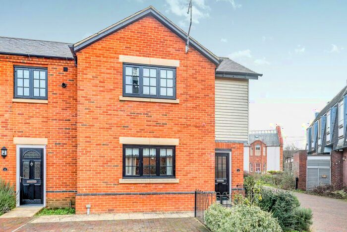 1 Bedroom Terraced House To Rent In The Maltings, Newport Pagnell, MK16