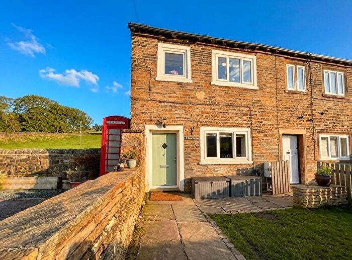 2 Bedroom End Terrace House For Sale In Carr House, Booth, HX2