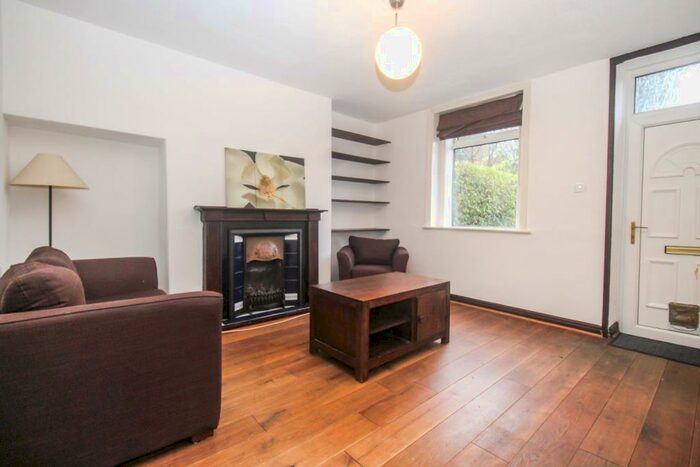 2 Bedroom Terraced House To Rent In New Road Side, Horsforth, LS18