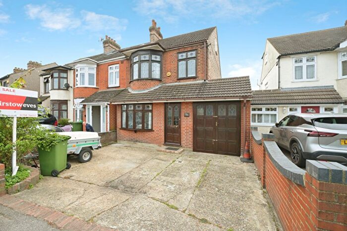 4 Bedroom End Terrace House For Sale In Collier Row Lane, Romford, RM5