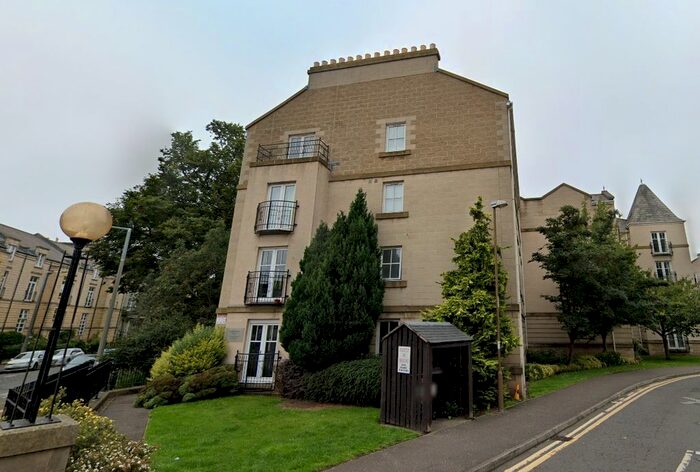 2 Bedroom Flat To Rent In Huntingdon Place, Edinburgh, EH7