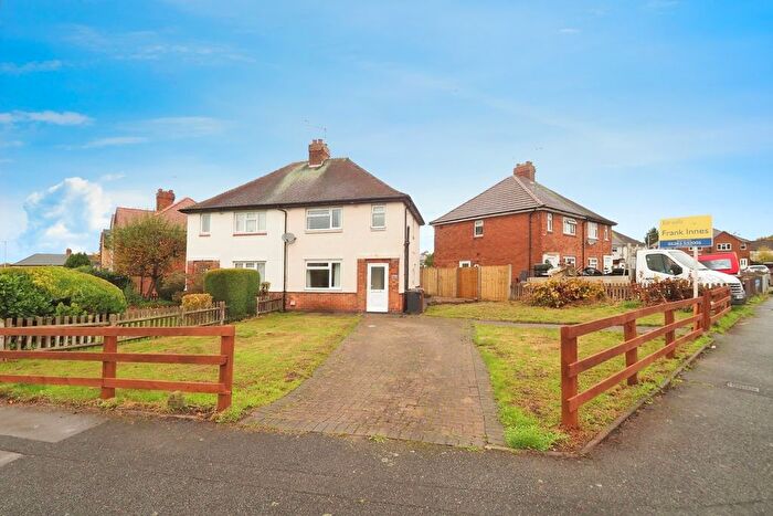 3 Bedroom Semi Detached House For Sale In Worcester Road, Burton-On-Trent, Staffordshire, DE15