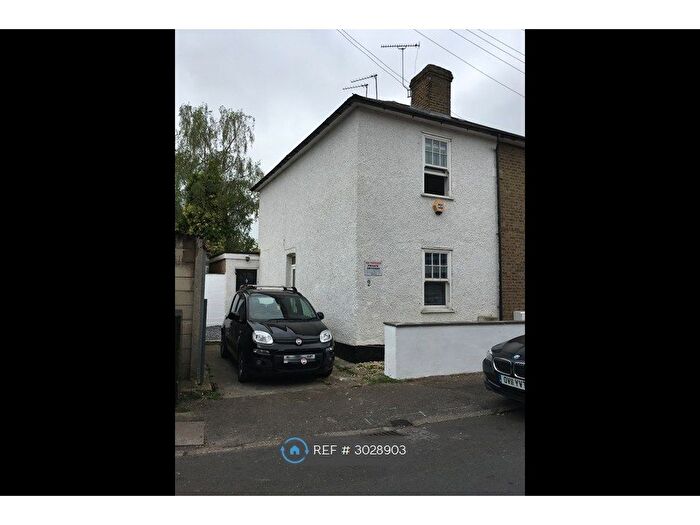 3 Bedroom Semi Detached House To Rent In Albion Road, Hounslow, TW3