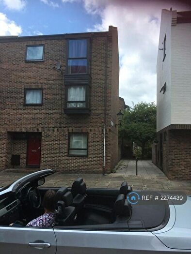 3 Bedroom Semi-Detached House To Rent In Bugle Street, Southampton, SO14