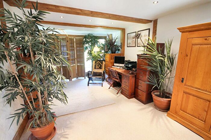 6 Bedroom Detached House To Rent In Farnham Park Lane, Farnham Royal, SL2