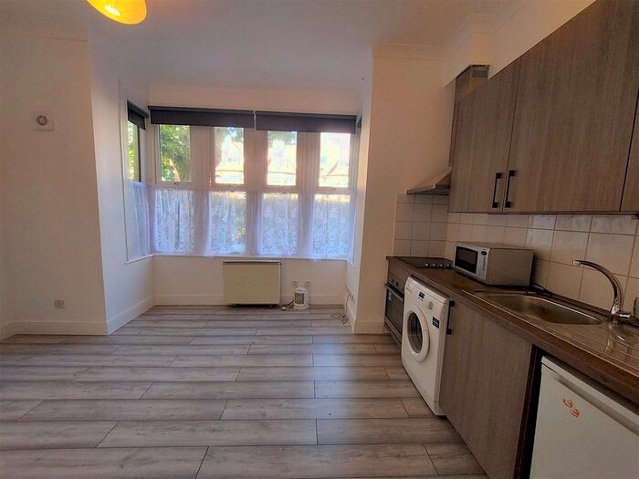 Studio To Rent In Blenheim Gardens, Willesden Green, London, NW2