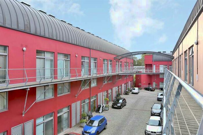 2 Bedroom Flat To Rent In Piano Lane, Stoke Newington, N16