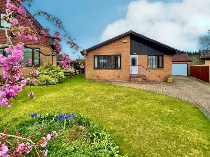 3 Bedroom Detached Bungalow For Sale In Turnhill Drive, Erskine, PA8