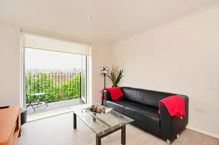 2 Bedroom Flat To Rent In Coombe Lane, Raynes Park, London, SW20