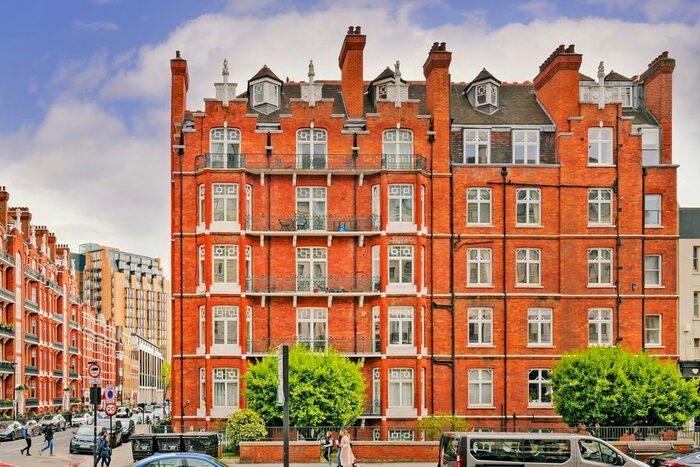 3 Bedroom Flat To Rent In Chiltern Street, Marylebone, London, W1U