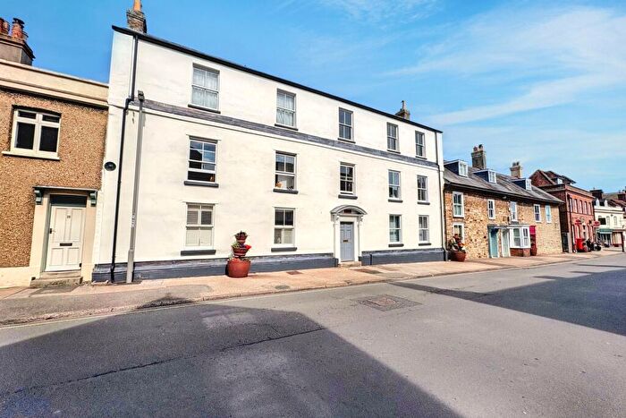 2 Bedroom Flat For Sale In Wareham, BH20
