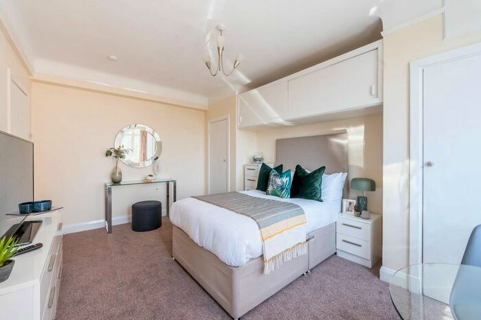 Studio To Rent In Du Cane Court, Balham, London SW17