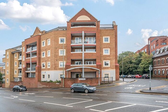 1 Bedroom Flat To Rent In Flambard Way, Godalming, GU7
