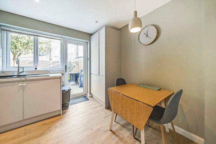 2 Bedroom Terraced House For Sale In Caroline Place, Battersea, SW11