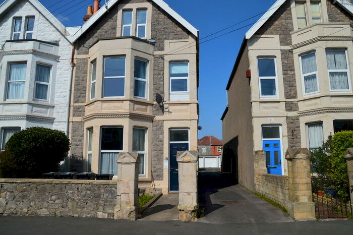 1 Bedroom Flat To Rent In Moorland Road, Weston-super-Mare, BS23