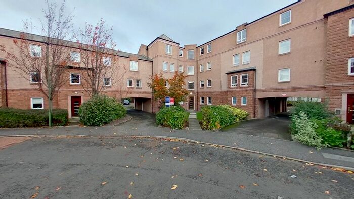 2 Bedroom Flat To Rent In West Savile Gardens, Edinburgh, EH9