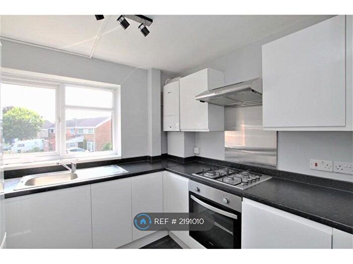 1 Bedroom Flat To Rent In Greenacres, Crawley, RH10