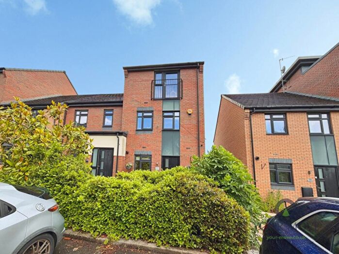 4 Bedroom End Of Terrace House For Sale In Brentleigh Way, Hanley, Stoke-on-Trent, Staffordshire, ST1