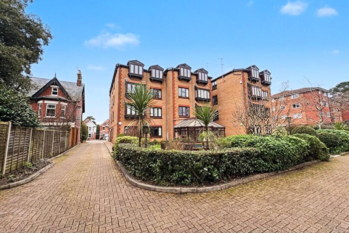 1 Bedroom Flat For Sale In Poole, BH15