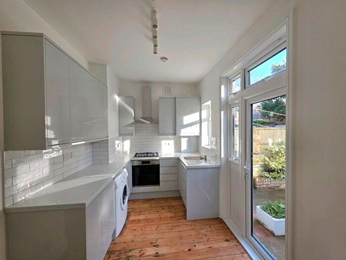 1 Bedroom Flat To Rent In Valetta Road, Acton, London, W3