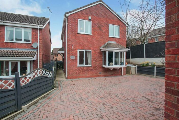 3 Bedroom Detached House To Rent In Beverley Avenue, Nuneaton, Warwickshire, CV10