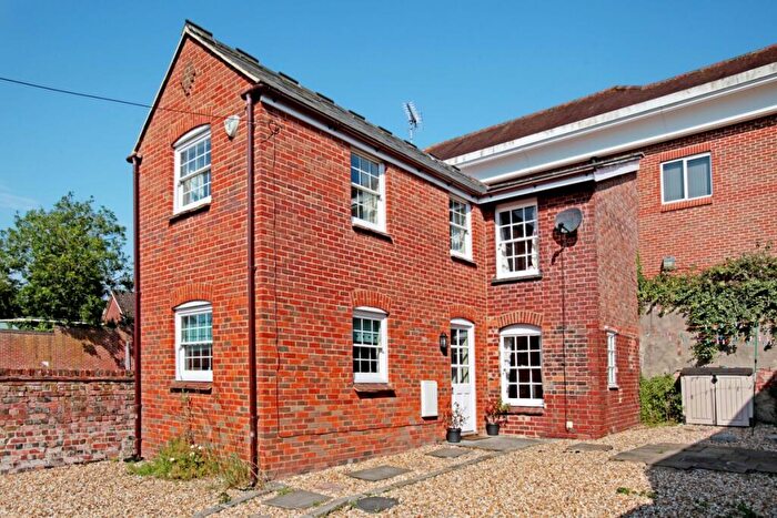 2 Bedroom House To Rent In High Street Marlborough, SN8
