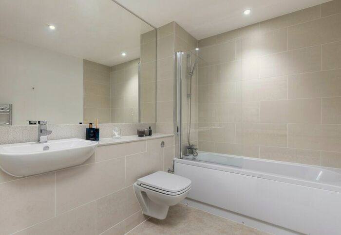2 Bedroom Flat To Rent In Allegro Living, Exchange Square., B4