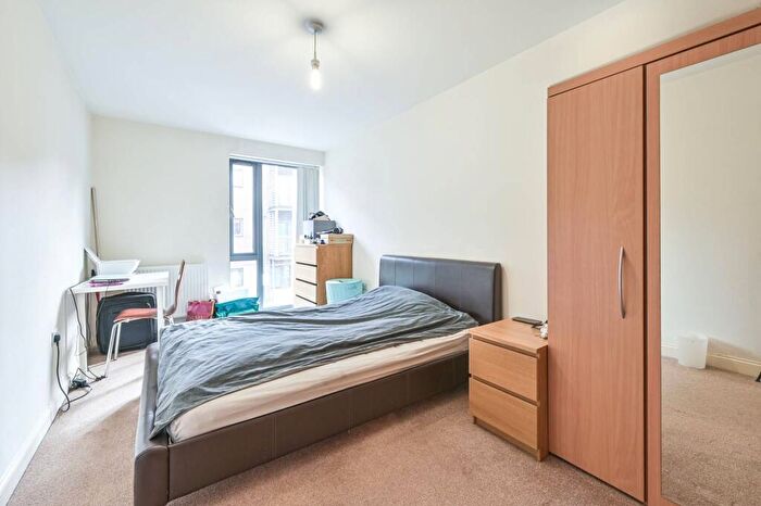 2 Bedroom Flat To Rent In Morninton Place, Colindale, London, NW9
