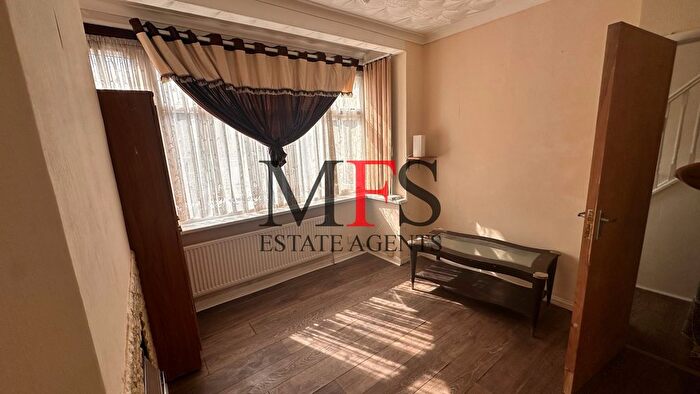 3 Bedroom Terraced House To Rent In Brent Road, Southall, UB2