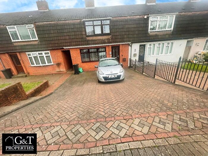 3 Bedroom Terraced House To Rent In Heath Road, Dudley, DY2