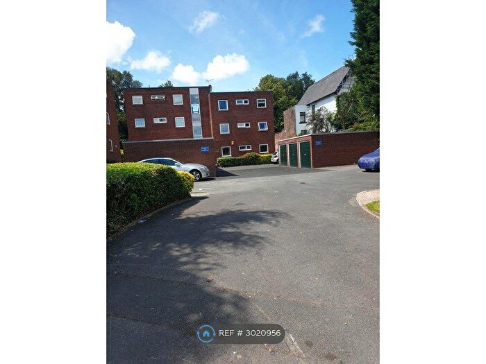 2 Bedroom Flat To Rent In Leighstone Court, Chester, CH2