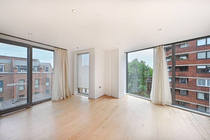 2 Bedroom Flat For Sale In Belvoir House, Vauxhall Bridge Road, Pimlico, London, SW1V