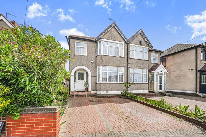 3 Bedroom Semi Detached House For Sale In Hall Lane, Chingford, E4