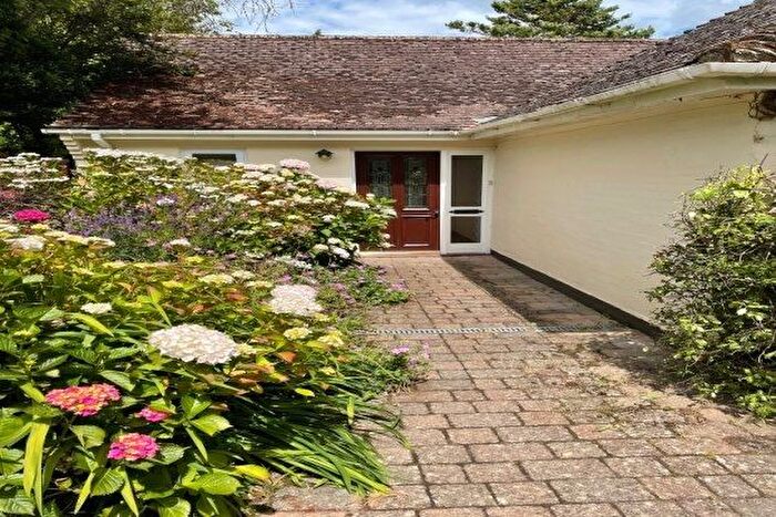 3 Bedroom Bungalow To Rent In Pikes Hill Avenue, Lyndhurst, SO43