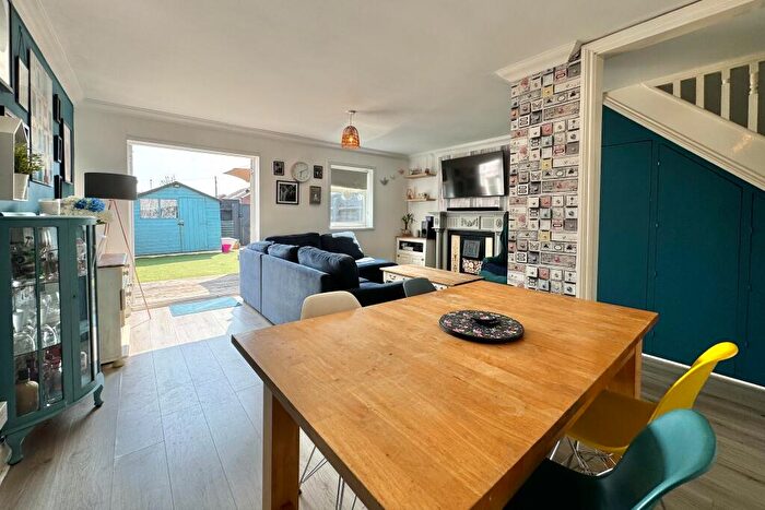3 Bedroom End Of Terrace House For Sale In Northmore Road, Locks Heath, SO31