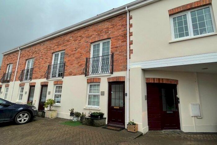 2 Bedroom Property To Rent In Brodog Court, Fishguard, SA65