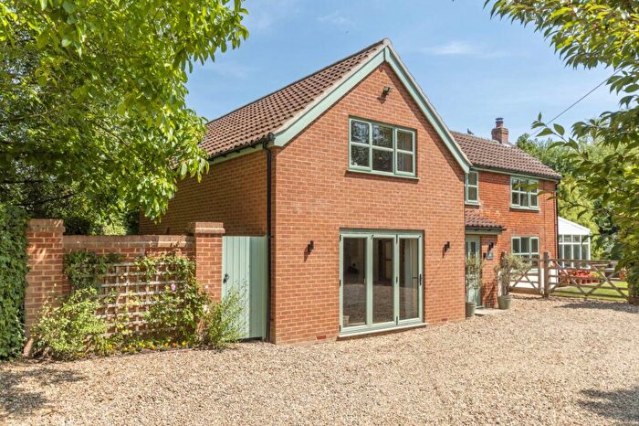 4 Bedroom Detached House For Sale In Norwich Road, Hardingham, NR9