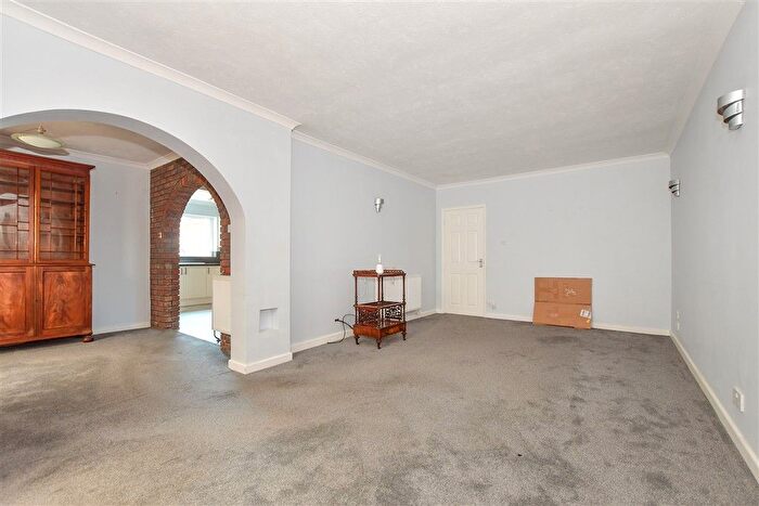 5 Bedroom Detached Bungalow For Sale In St. Mary's Road, New Romney, Kent, TN28