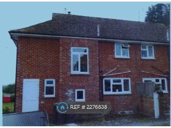 3 Bedroom Semi-Detached House To Rent In Bramley Cottages, Tonbridge, TN11
